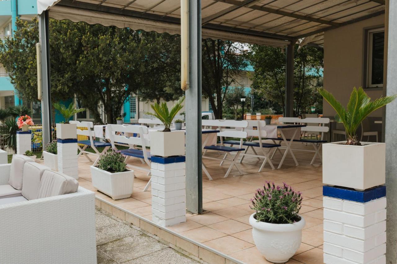 Hotel Villa Franca Lignano Sabbiadoro Buitenkant foto