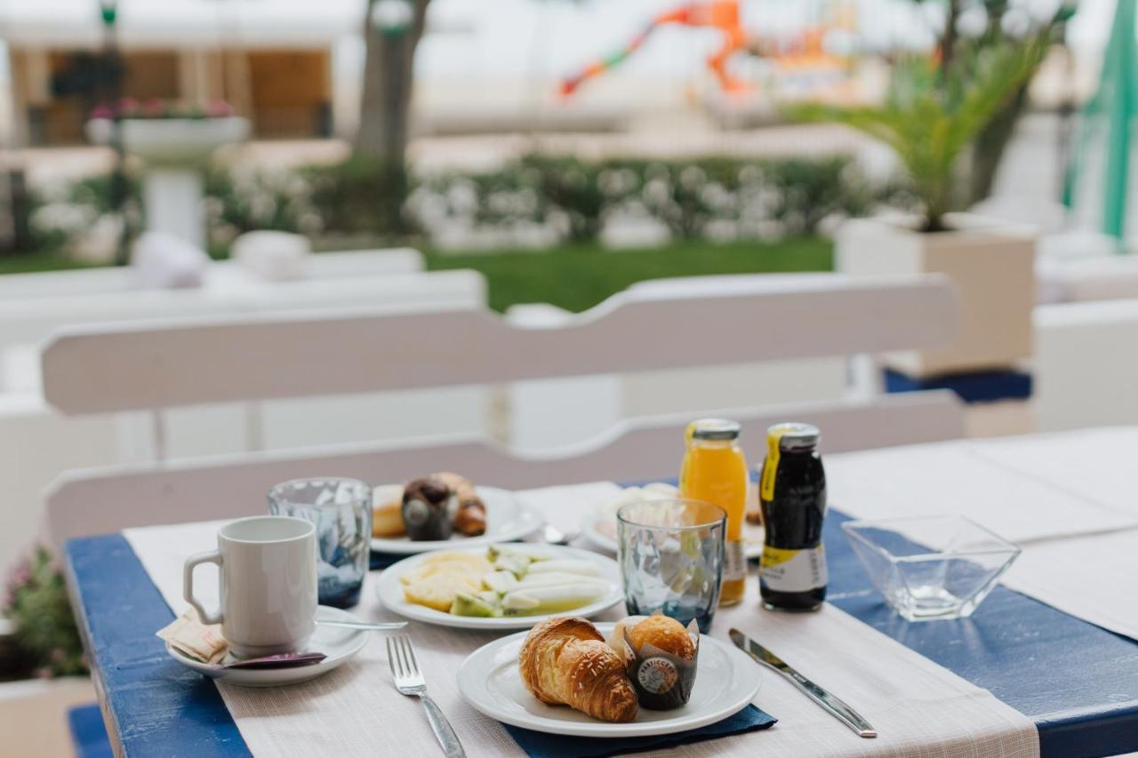 Hotel Villa Franca Lignano Sabbiadoro Buitenkant foto