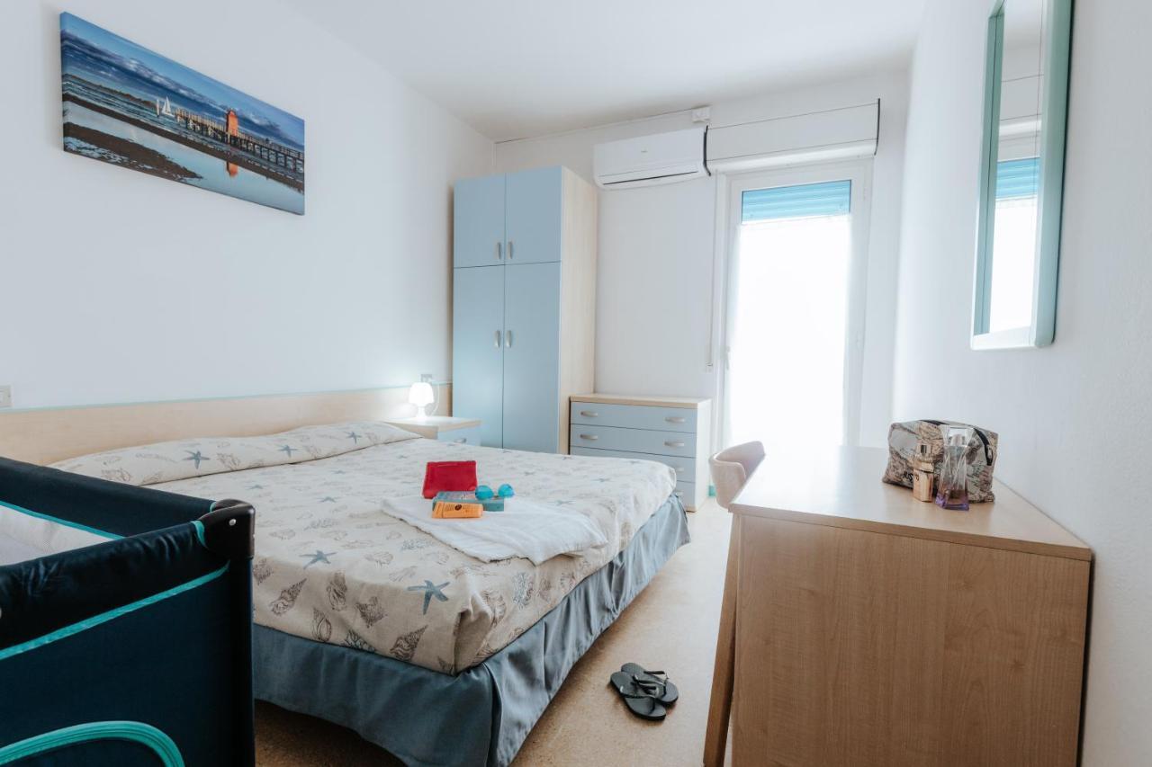 Hotel Villa Franca Lignano Sabbiadoro Buitenkant foto