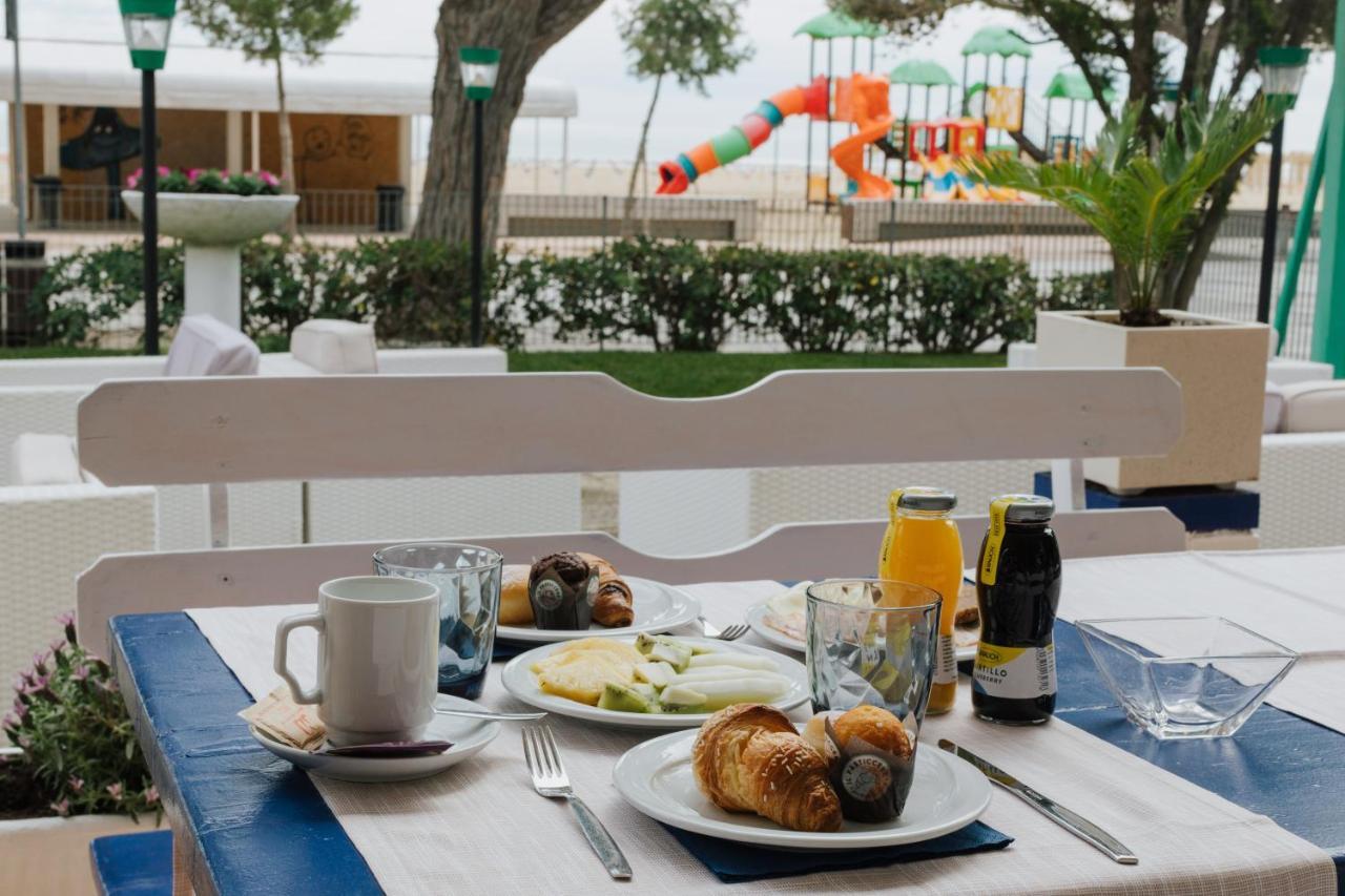 Hotel Villa Franca Lignano Sabbiadoro Buitenkant foto