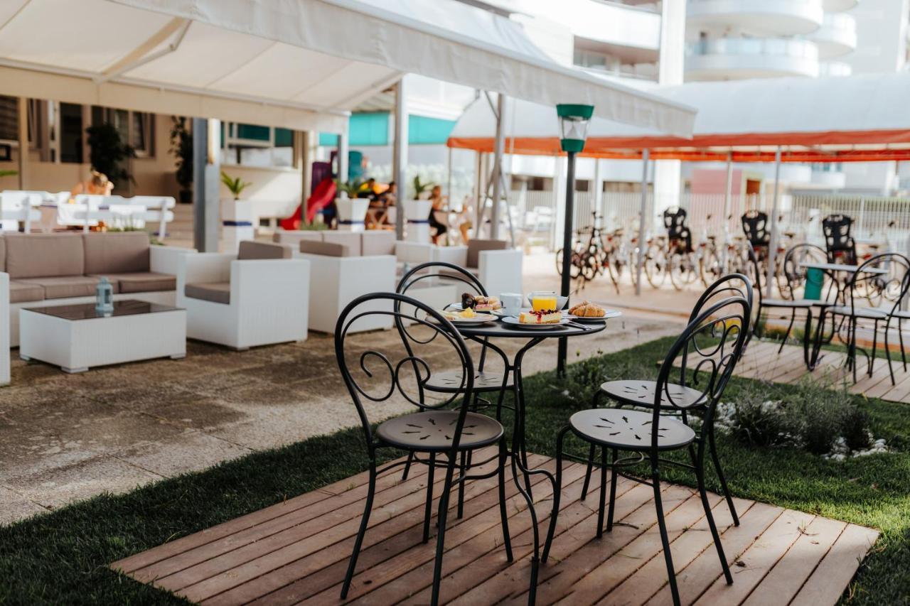 Hotel Villa Franca Lignano Sabbiadoro Buitenkant foto
