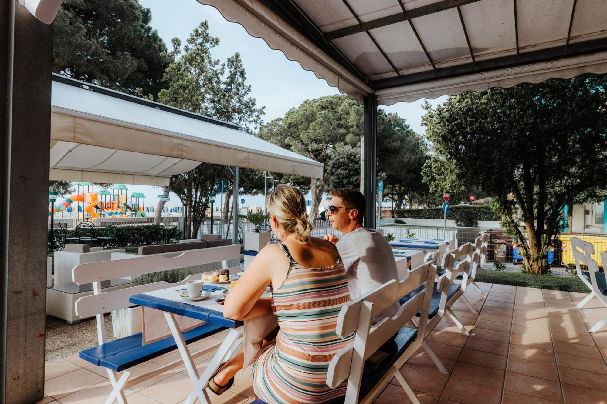 Hotel Villa Franca Lignano Sabbiadoro Buitenkant foto
