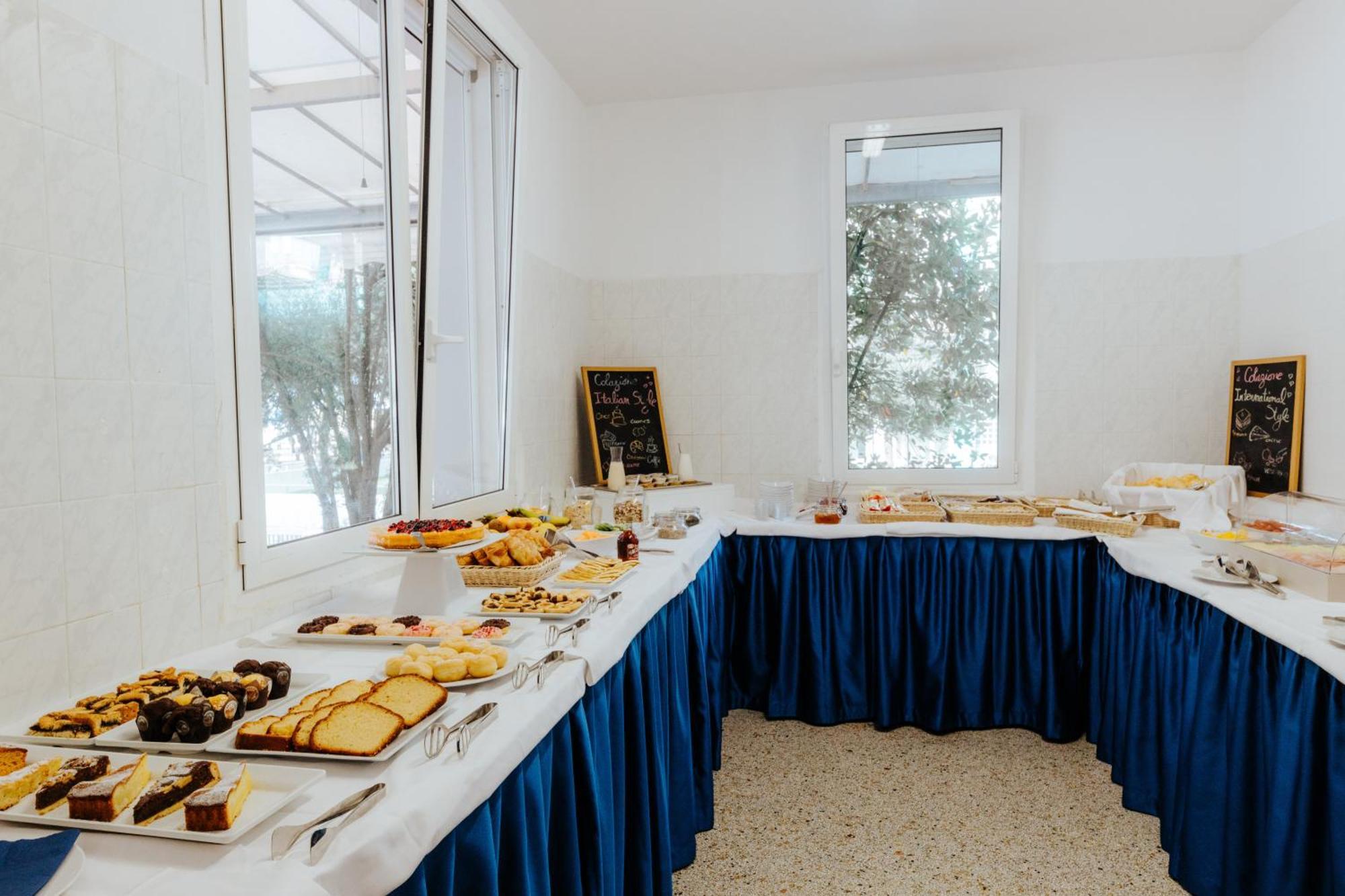 Hotel Villa Franca Lignano Sabbiadoro Buitenkant foto