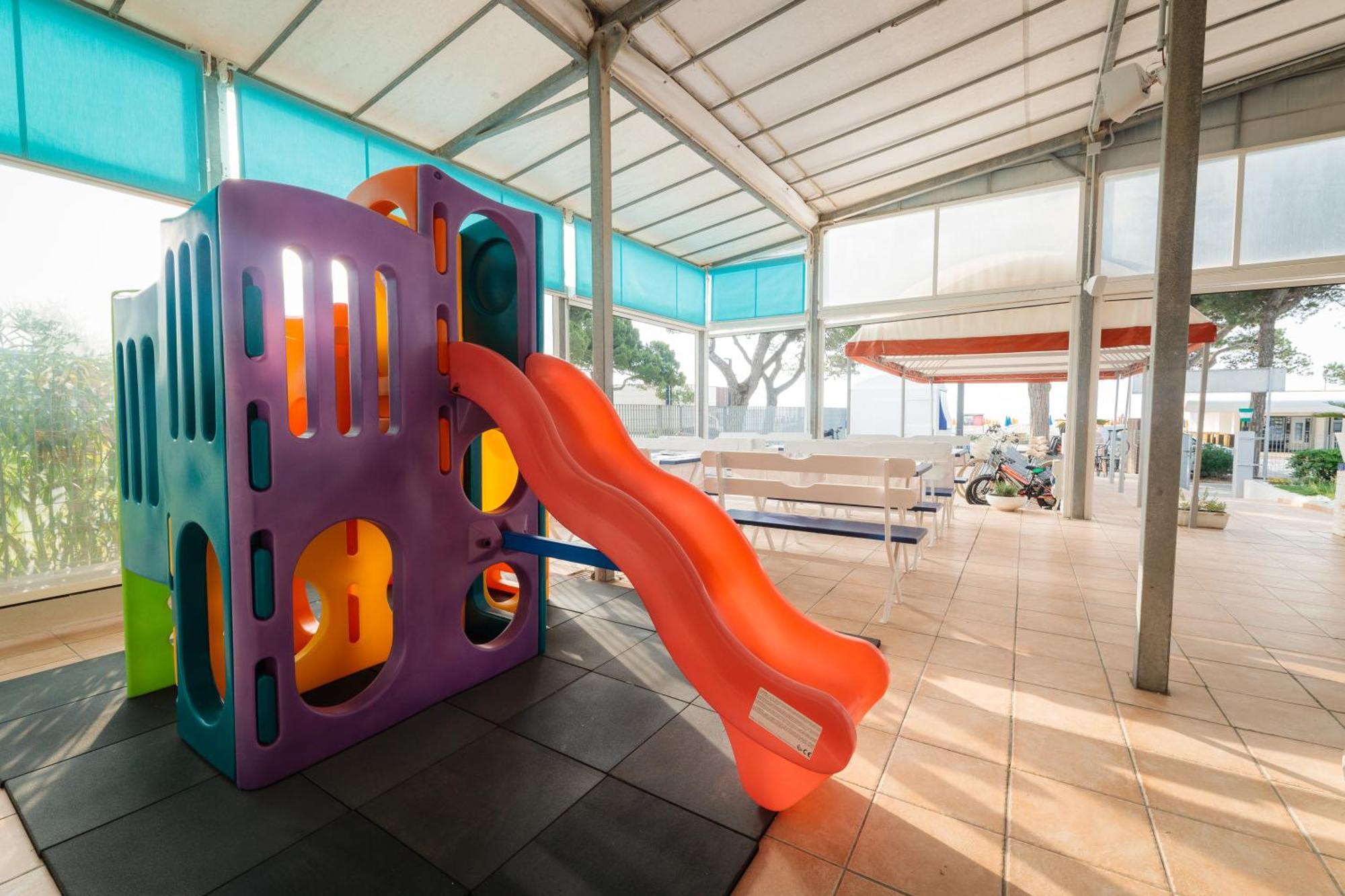 Hotel Villa Franca Lignano Sabbiadoro Buitenkant foto